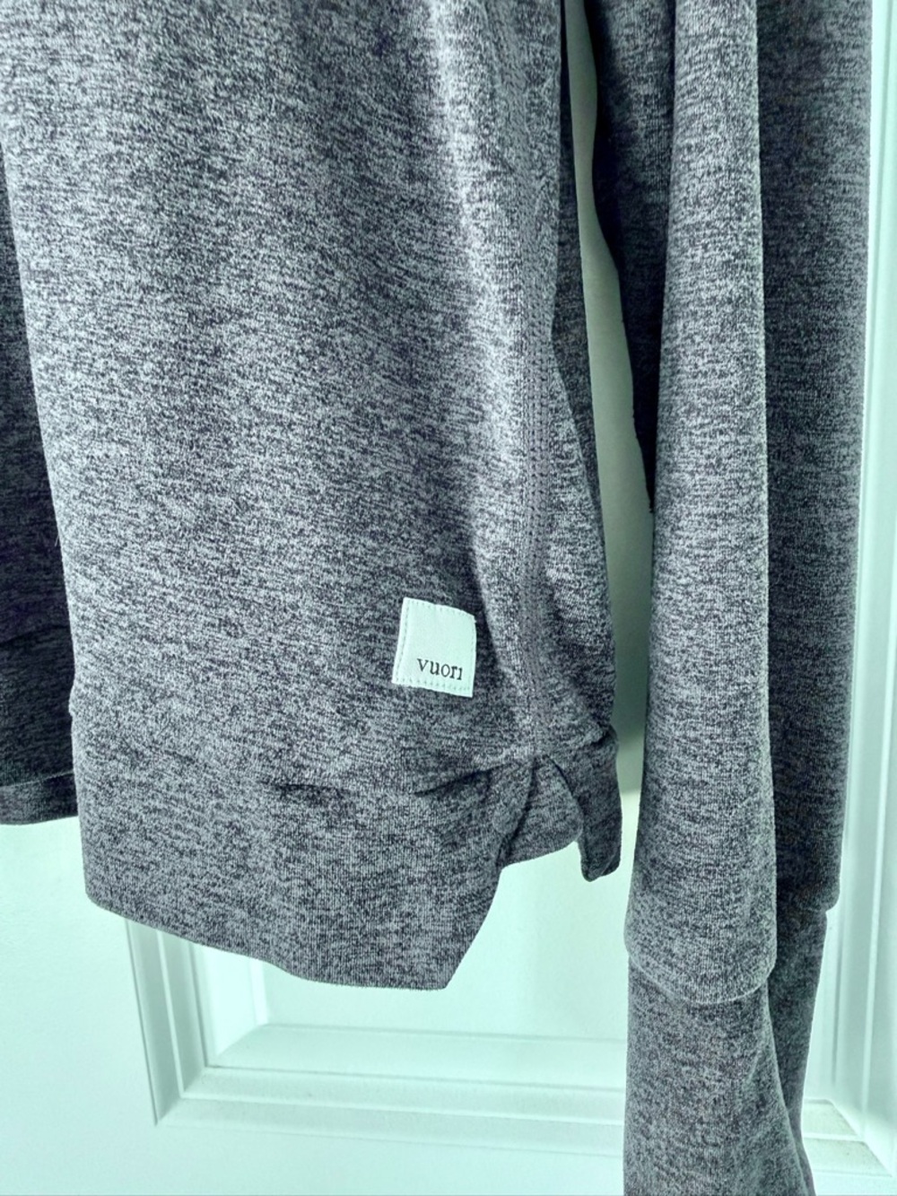 Vuori Women's Halo Essential Hoodie in Charcoal Heather - Picture 3 of 3